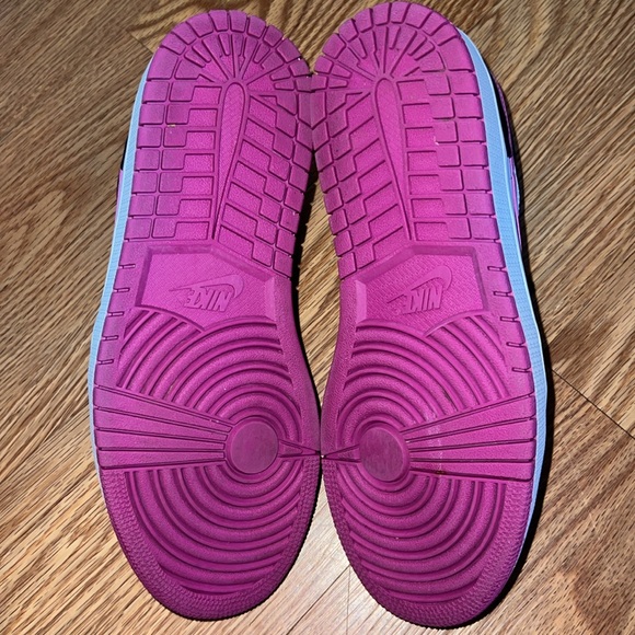 Air Jordan 1 Low- Women’s size 7.5 - Picture 7 of 7